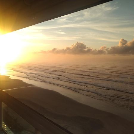 Apartamento Frente Mar Pe Na Areia Praia Grande  Eksteriør billede